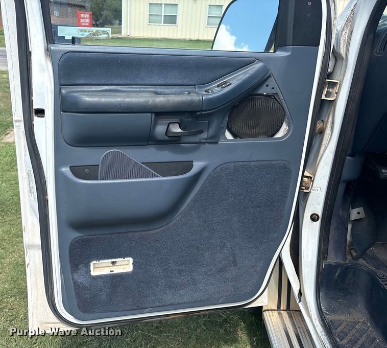 image for item EM0597 1993 Ford E350 handicap accessible van