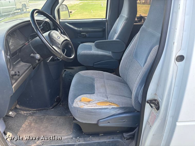 image for item EM0597 1993 Ford E350 handicap accessible van
