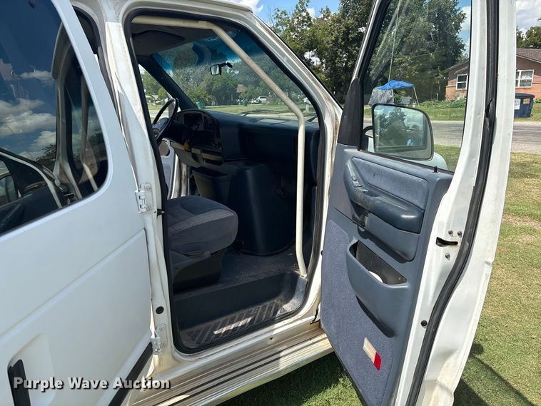 image for item EM0597 1993 Ford E350 handicap accessible van