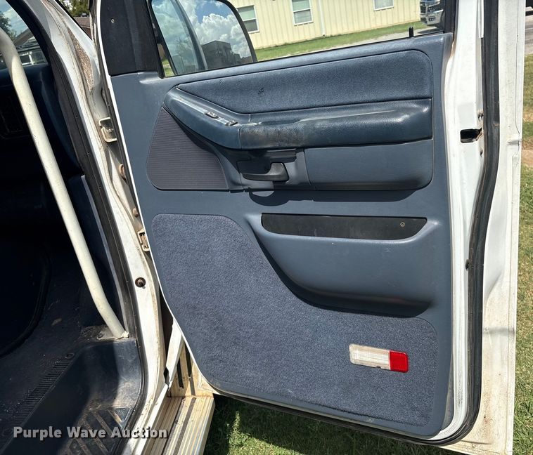 image for item EM0597 1993 Ford E350 handicap accessible van