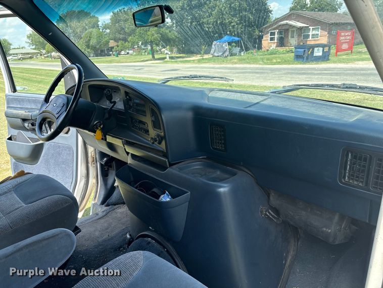 image for item EM0597 1993 Ford E350 handicap accessible van