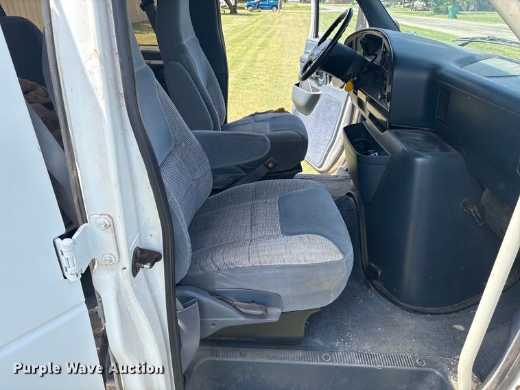 image for item EM0597 1993 Ford E350 handicap accessible van