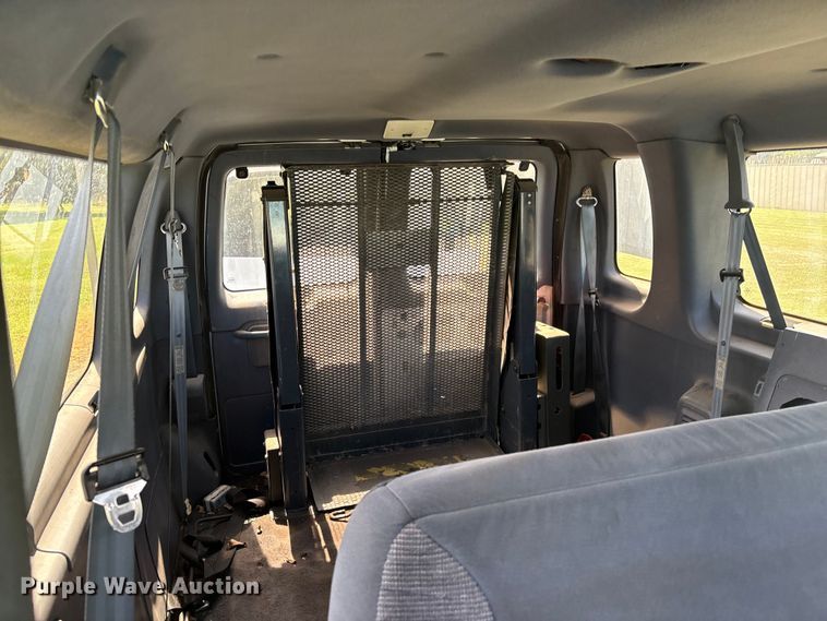 image for item EM0597 1993 Ford E350 handicap accessible van