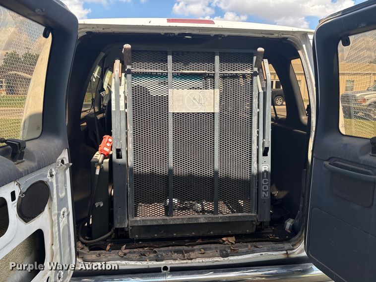 image for item EM0597 1993 Ford E350 handicap accessible van
