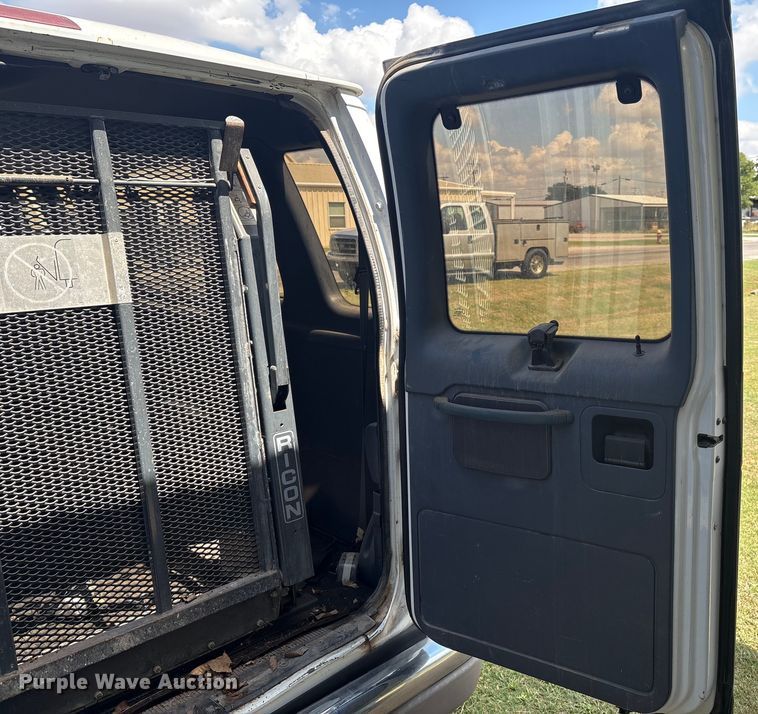 image for item EM0597 1993 Ford E350 handicap accessible van