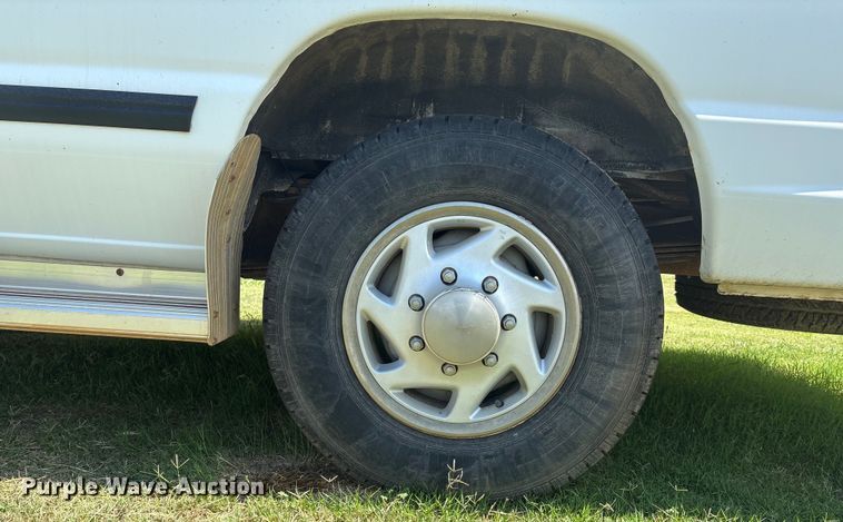 image for item EM0597 1993 Ford E350 handicap accessible van