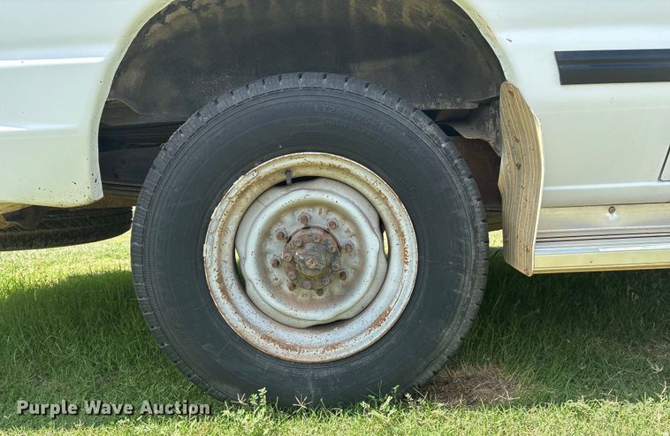 image for item EM0597 1993 Ford E350 handicap accessible van