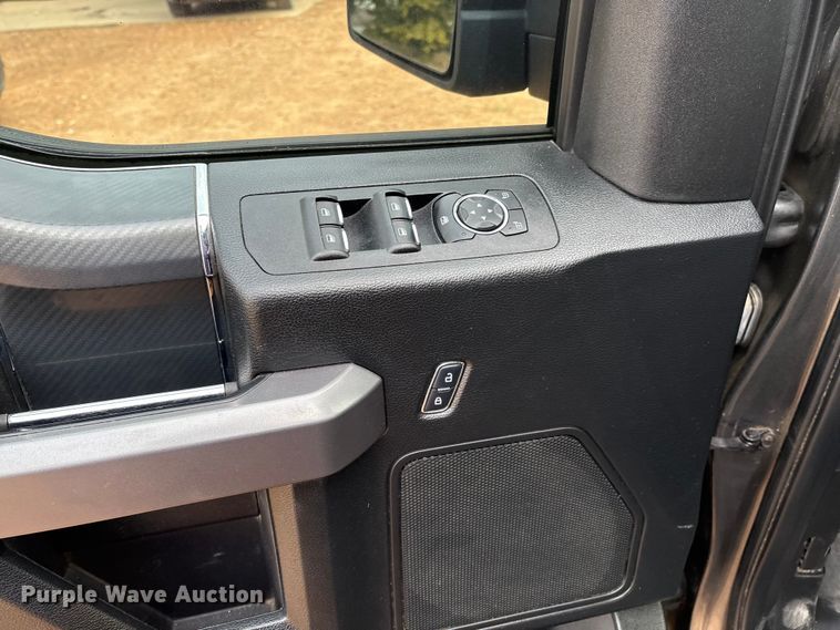 image for item EM0650 2019 Ford F150 XLT SuperCrew pickup truck