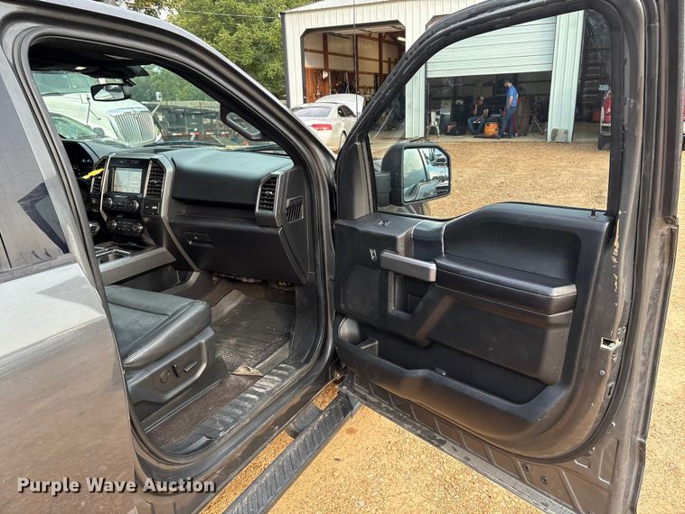 image for item EM0650 2019 Ford F150 XLT SuperCrew pickup truck