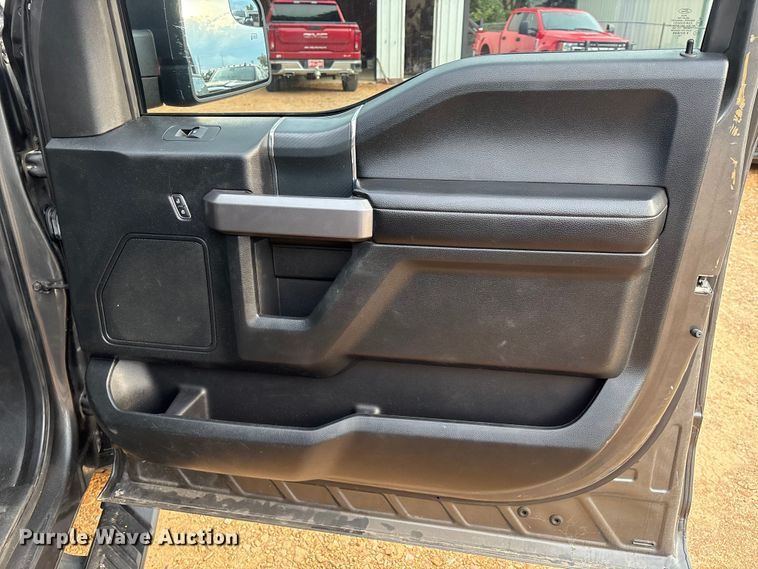 image for item EM0650 2019 Ford F150 XLT SuperCrew pickup truck