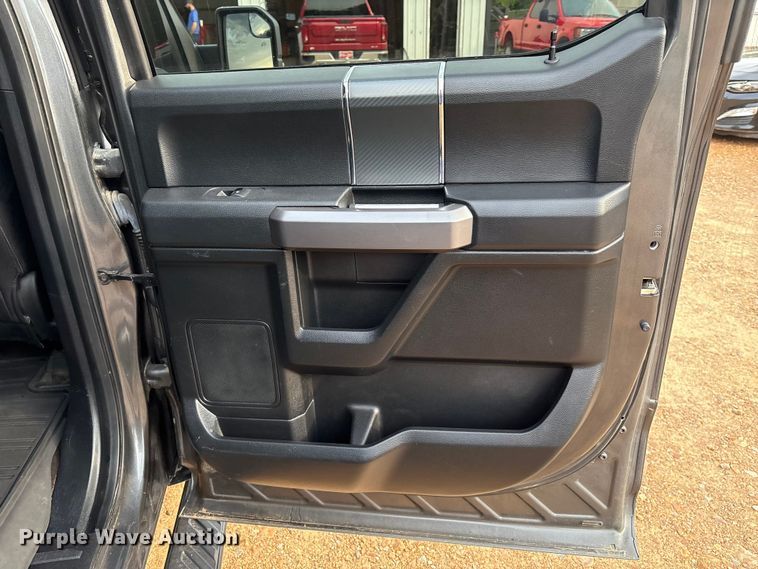 image for item EM0650 2019 Ford F150 XLT SuperCrew pickup truck