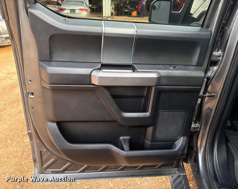 image for item EM0650 2019 Ford F150 XLT SuperCrew pickup truck