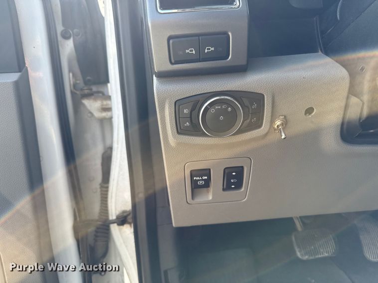 image for item EM2341 2020 Ford F150 SuperCrew pickup truck