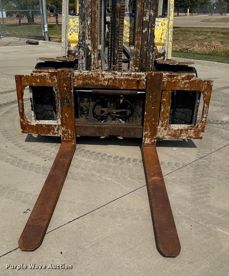 image for item EM2343 2013 Hyster H120FT forklift