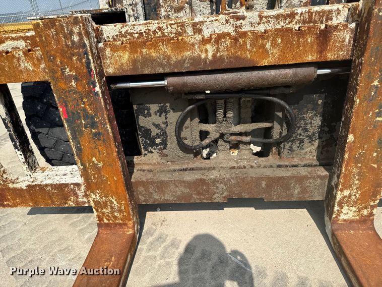 image for item EM2343 2013 Hyster H120FT forklift