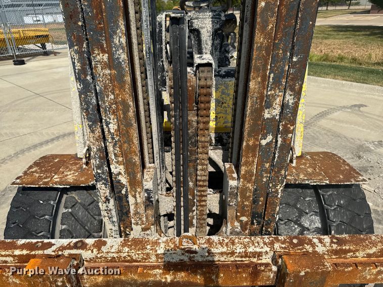 image for item EM2343 2013 Hyster H120FT forklift