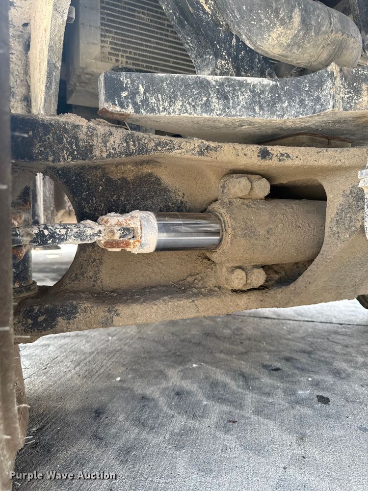 image for item EM2343 2013 Hyster H120FT forklift