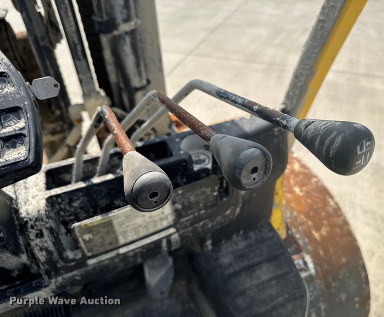 image for item EM2343 2013 Hyster H120FT forklift