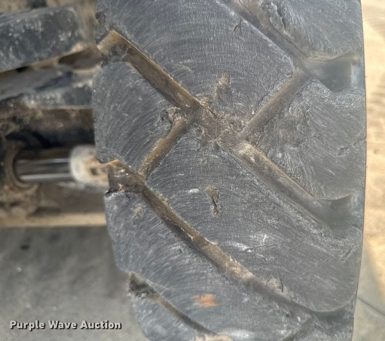 image for item EM2343 2013 Hyster H120FT forklift