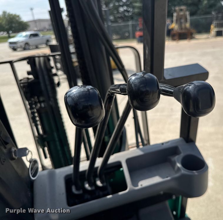 image for item EM2344 Mitsubishi FB20NT-AC forklift