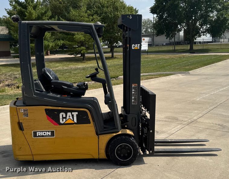 MONTACARGAS ELéCTRICO CATERPILLAR 2ET4000