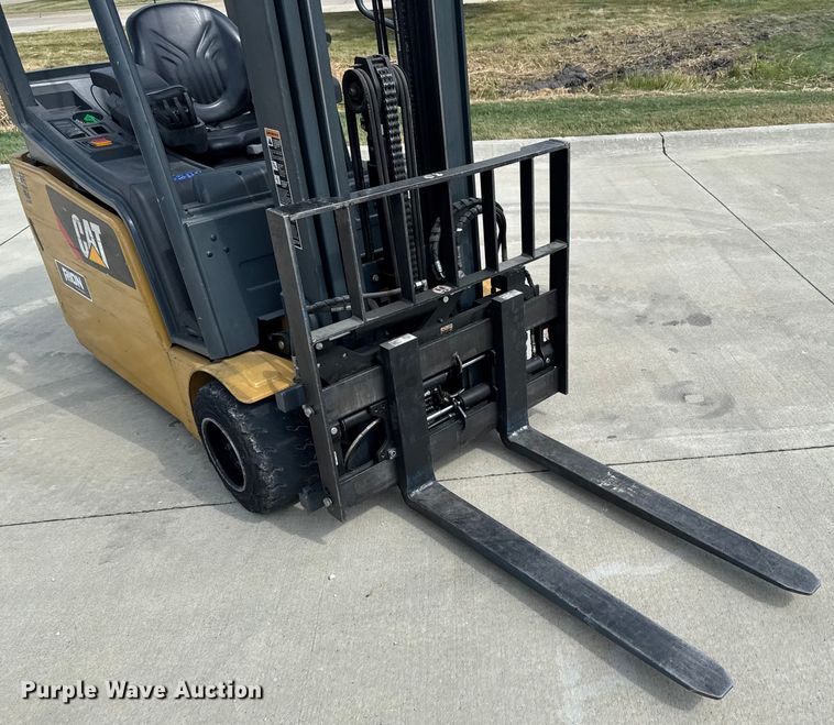 image for item EM2345 Caterpillar 2ET4000 forklift