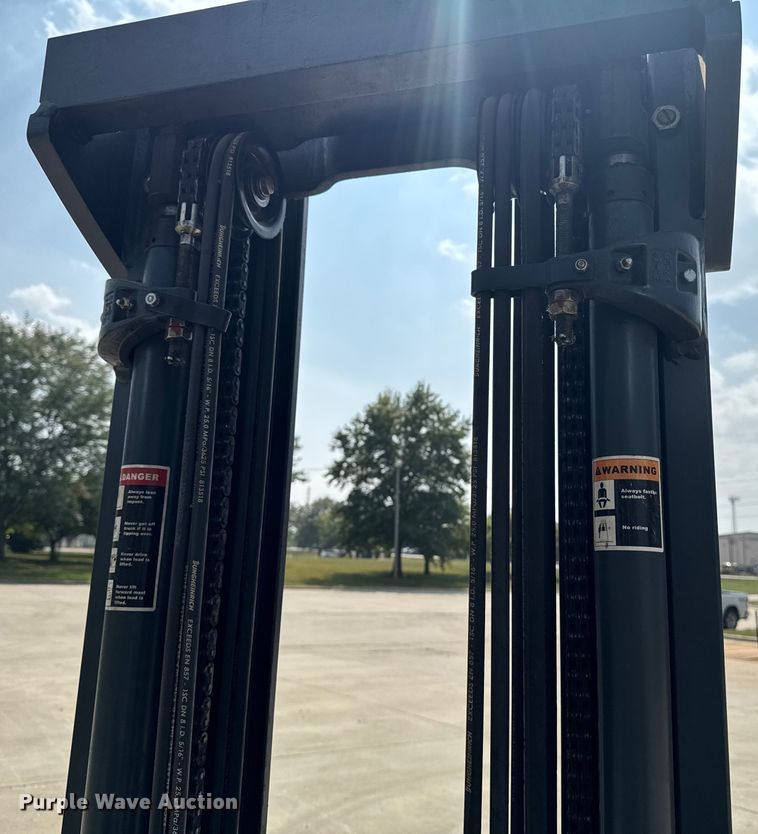 image for item EM2345 Caterpillar 2ET4000 forklift