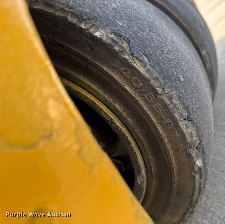 image for item EM2345 Caterpillar 2ET4000 forklift