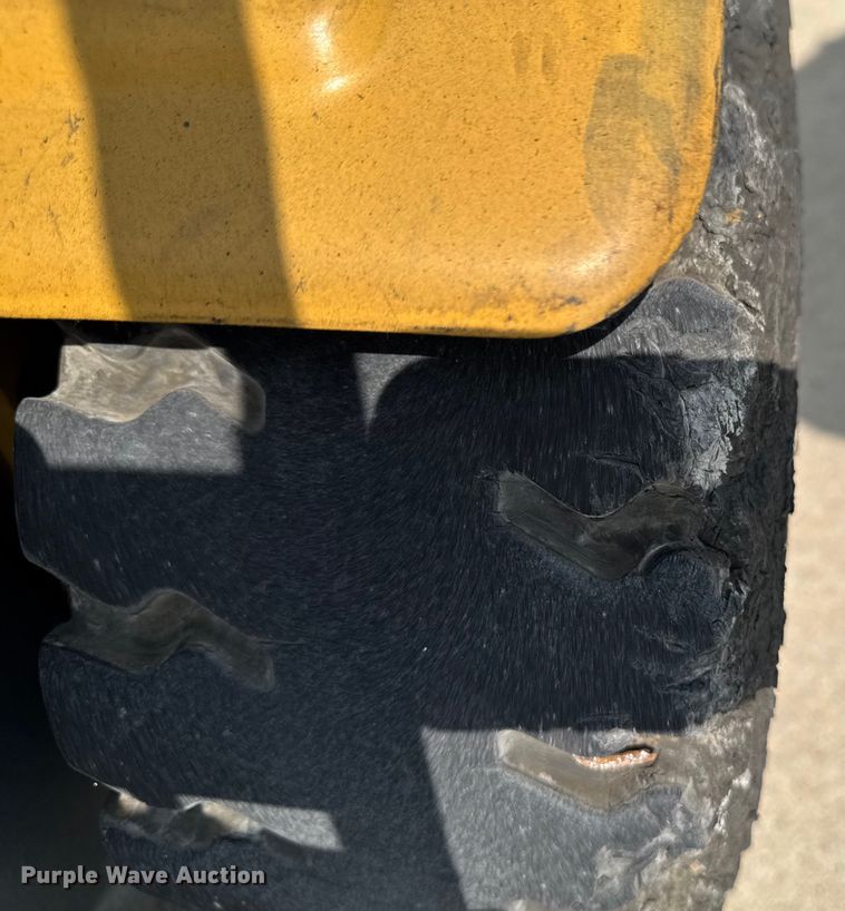 image for item EM2345 Caterpillar 2ET4000 forklift