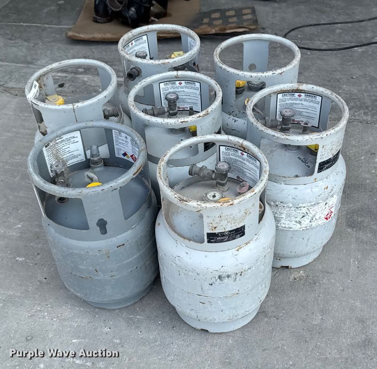 image for item EM2355 (7) LP tanks