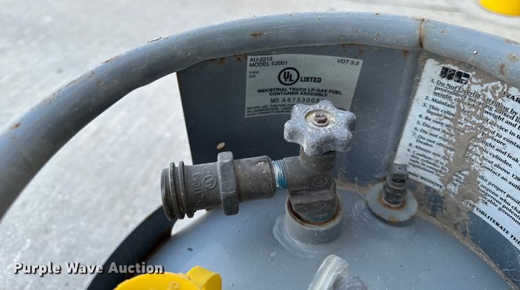 image for item EM2355 (7) LP tanks