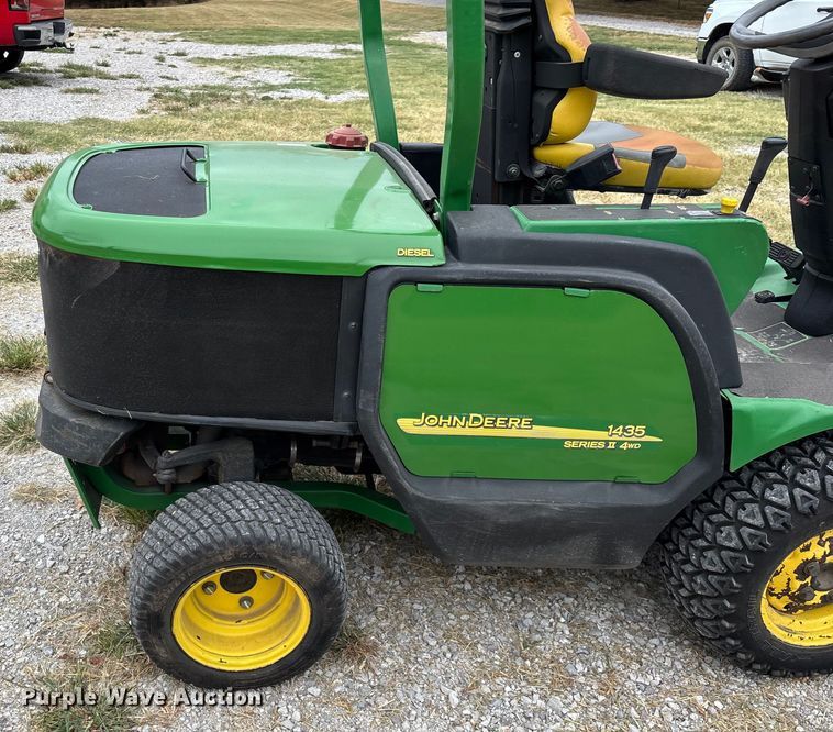 image for item EN5563 John Deere 1435 Series II 4WD lawn mower