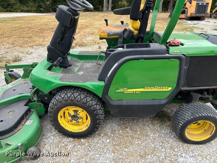 image for item EN5563 John Deere 1435 Series II 4WD lawn mower