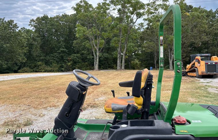 image for item EN5563 John Deere 1435 Series II 4WD lawn mower