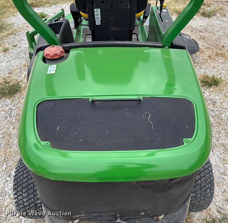 image for item EN5563 John Deere 1435 Series II 4WD lawn mower