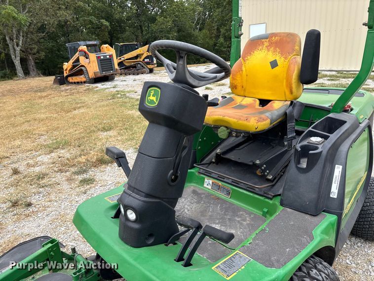 image for item EN5563 John Deere 1435 Series II 4WD lawn mower