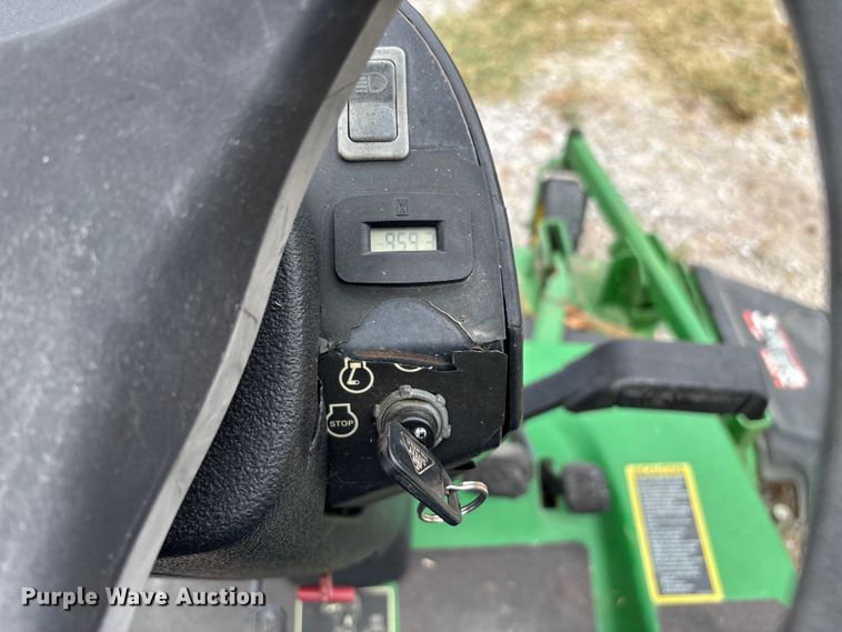 image for item EN5563 John Deere 1435 Series II 4WD lawn mower