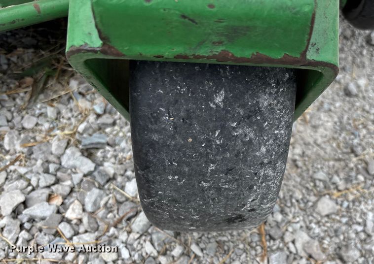 image for item EN5563 John Deere 1435 Series II 4WD lawn mower