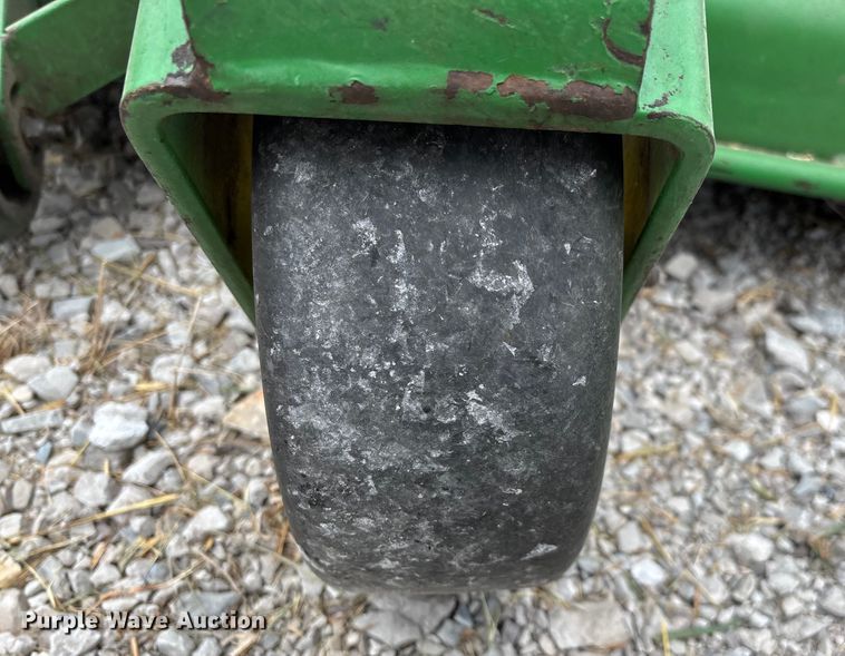 image for item EN5563 John Deere 1435 Series II 4WD lawn mower