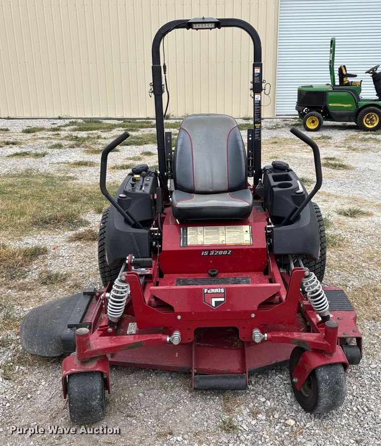 image for item EN5564 Ferris IS 3200Z ZTR lawn mower