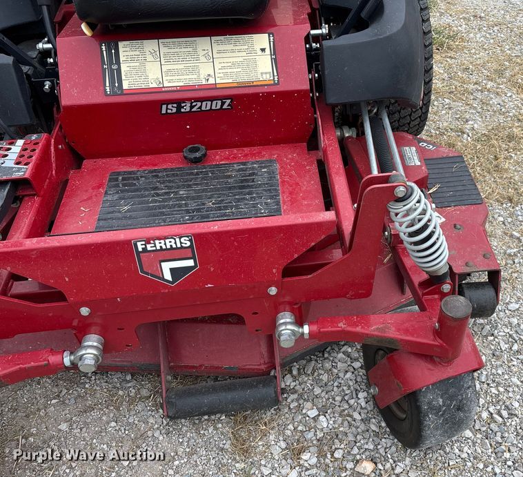 image for item EN5564 Ferris IS 3200Z ZTR lawn mower
