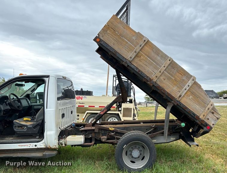 image for item EN5569 2013 Ford F550 dump flatbed truck