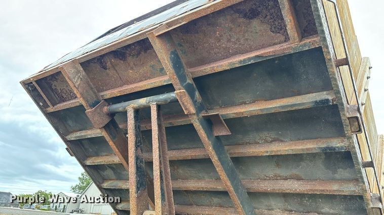 image for item EN5569 2013 Ford F550 dump flatbed truck