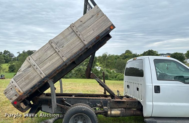 image for item EN5569 2013 Ford F550 dump flatbed truck