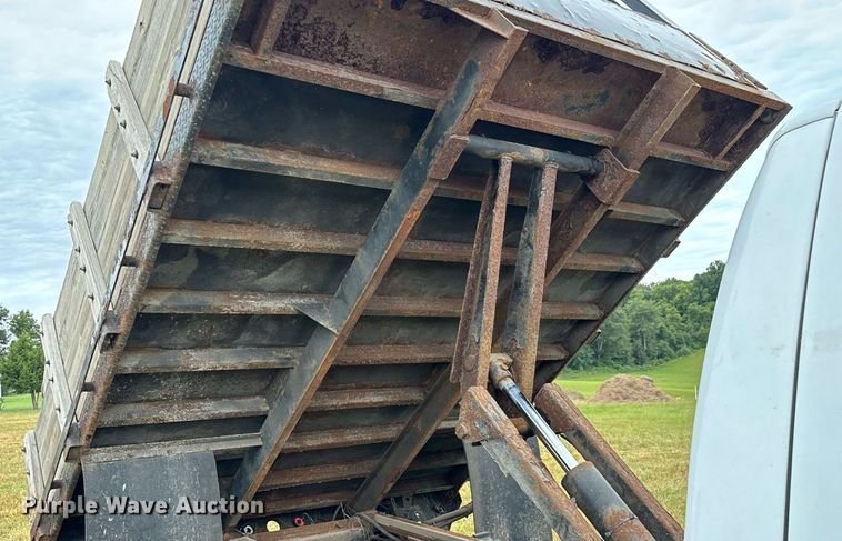 image for item EN5569 2013 Ford F550 dump flatbed truck