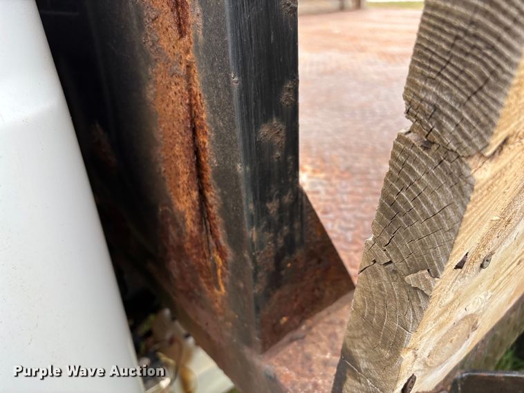 image for item EN5569 2013 Ford F550 dump flatbed truck