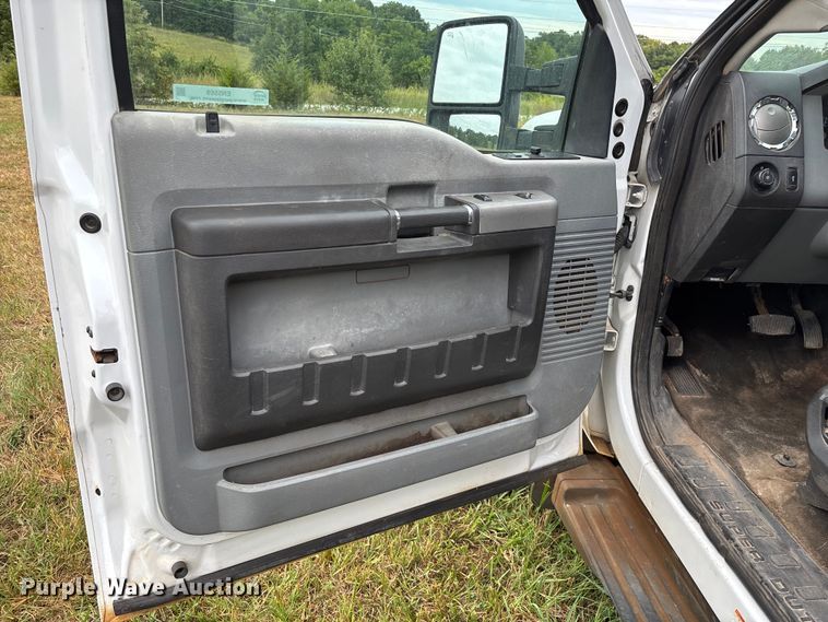 image for item EN5569 2013 Ford F550 dump flatbed truck