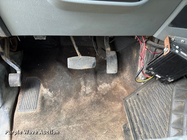 image for item EN5569 2013 Ford F550 dump flatbed truck