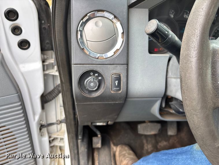 image for item EN5569 2013 Ford F550 dump flatbed truck