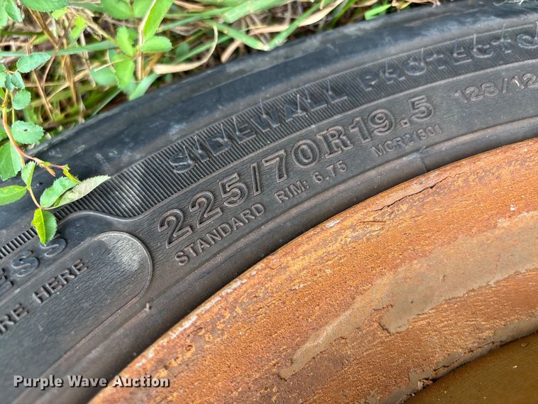 image for item EN5569 2013 Ford F550 dump flatbed truck